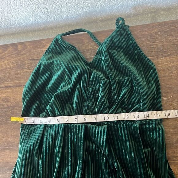 NWT Simplee High Slit Backless Cross Strap Evening Gown - Picture 10 of 11